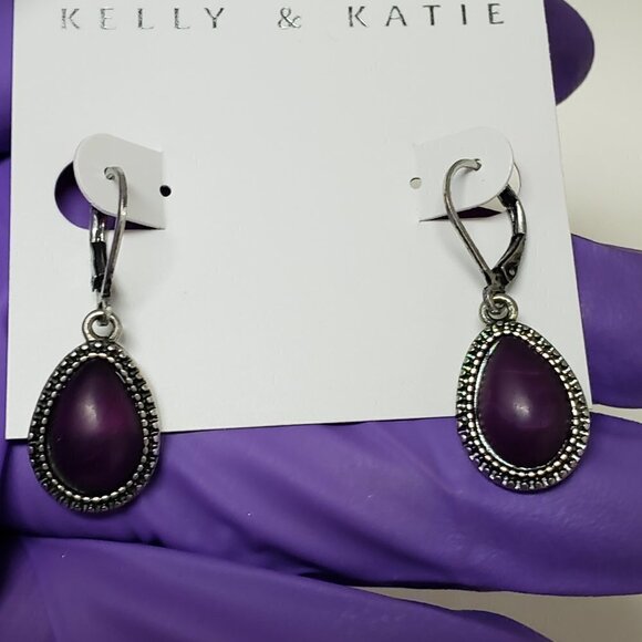 Women's Silver tone Dainty Design Purple Stone 1.25-inch Leverback Drop Earrings - Picture 5 of 6